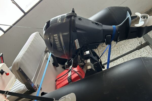 Semirrigida imnasa 4 metros + Yamaha 20cv